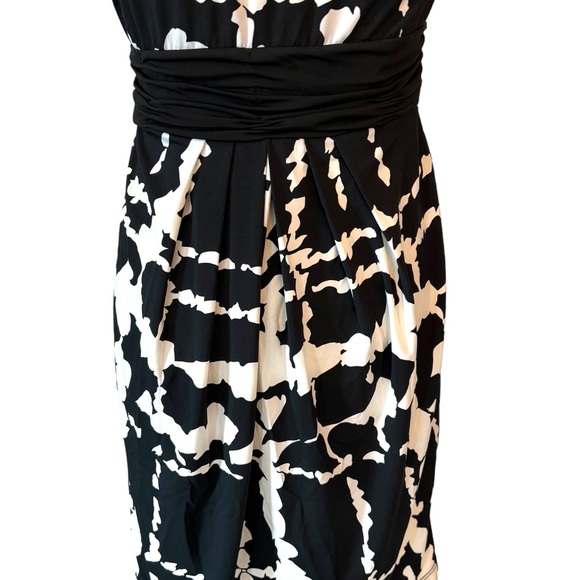 BCBGMAXAZRIA Black & White Stretch Ruched Dress - Picture 8 of 10
